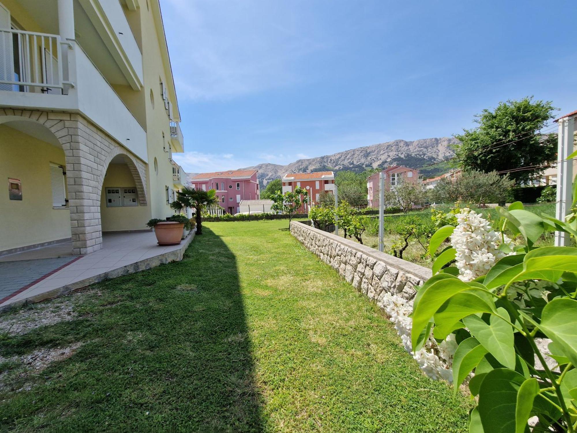 Apartments Josipa Baška Екстериор снимка