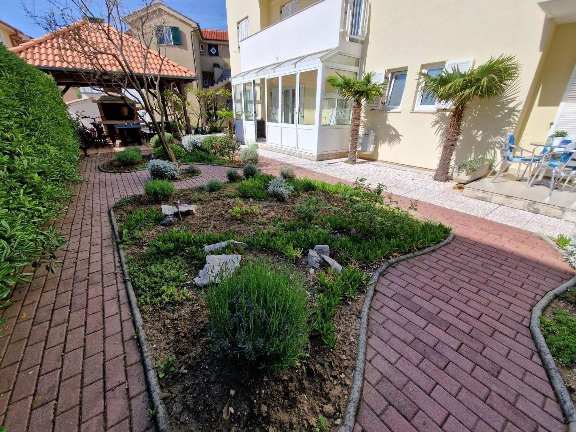 Apartments Josipa Baška Екстериор снимка